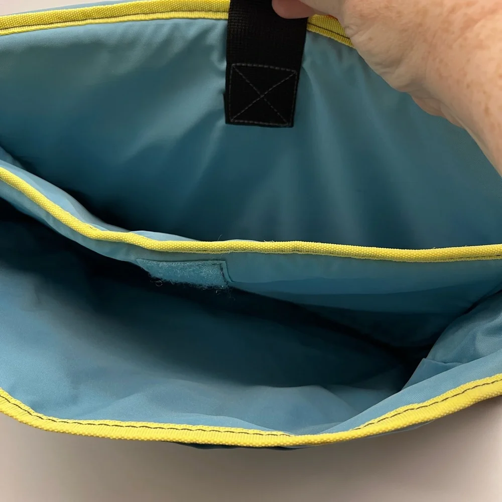 Embark Messenger Laptop Messenger Bag Dripping Paint Pattern